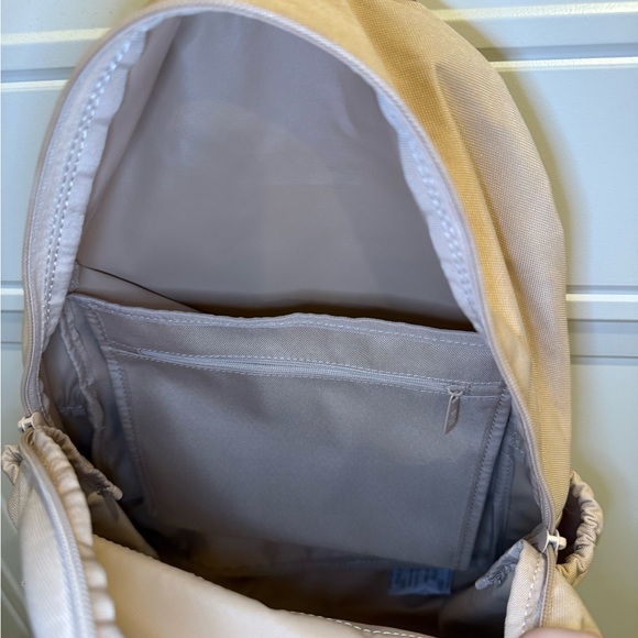 Beis The Basic Backpack - Picture 6 of 10